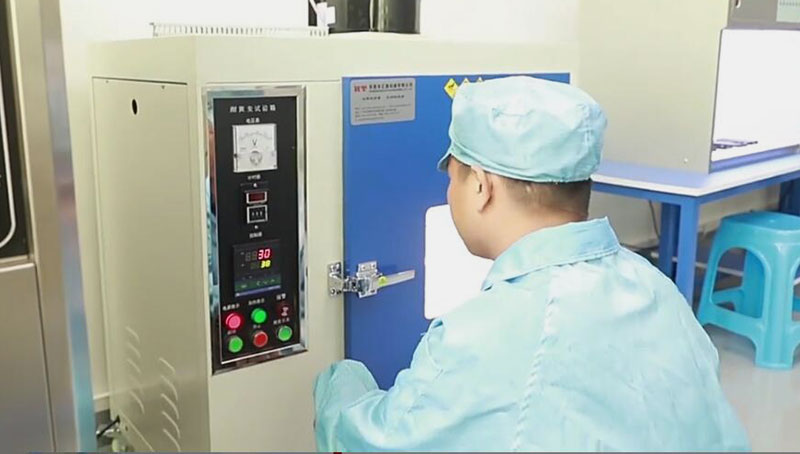 硅膠制品噴有手感油有什么作用？